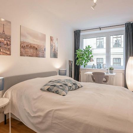 Modern City Center Apartment Wina Bagian luar foto