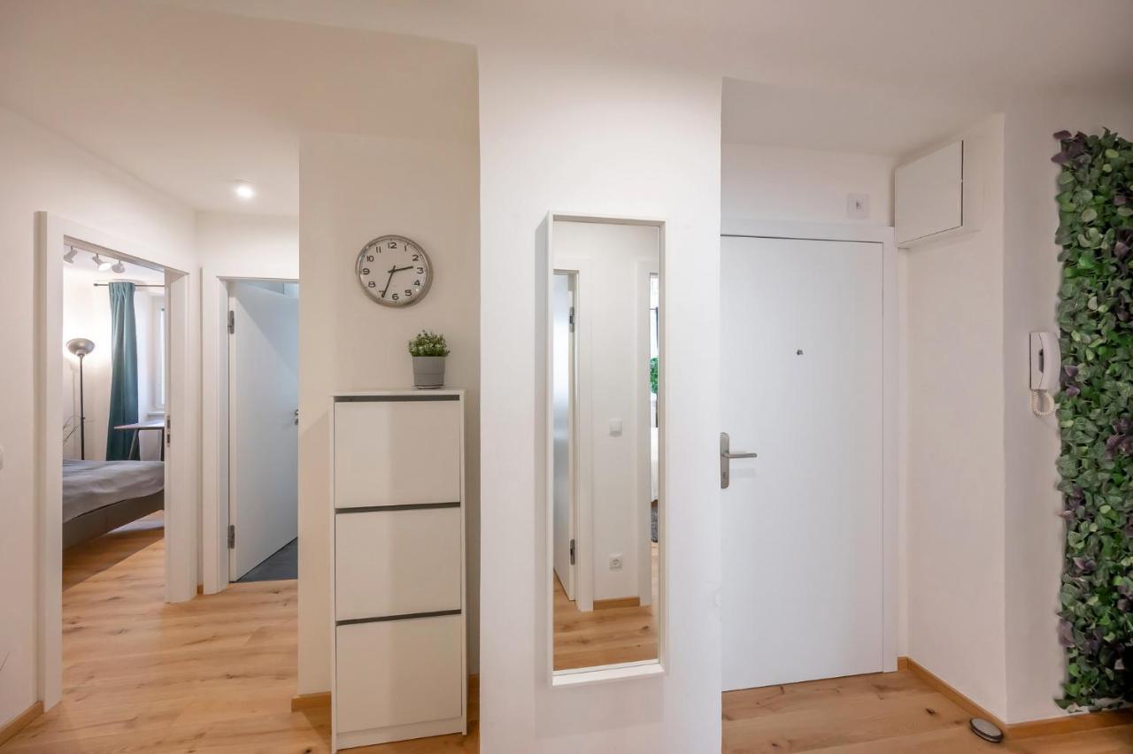 Modern City Center Apartment Wina Bagian luar foto