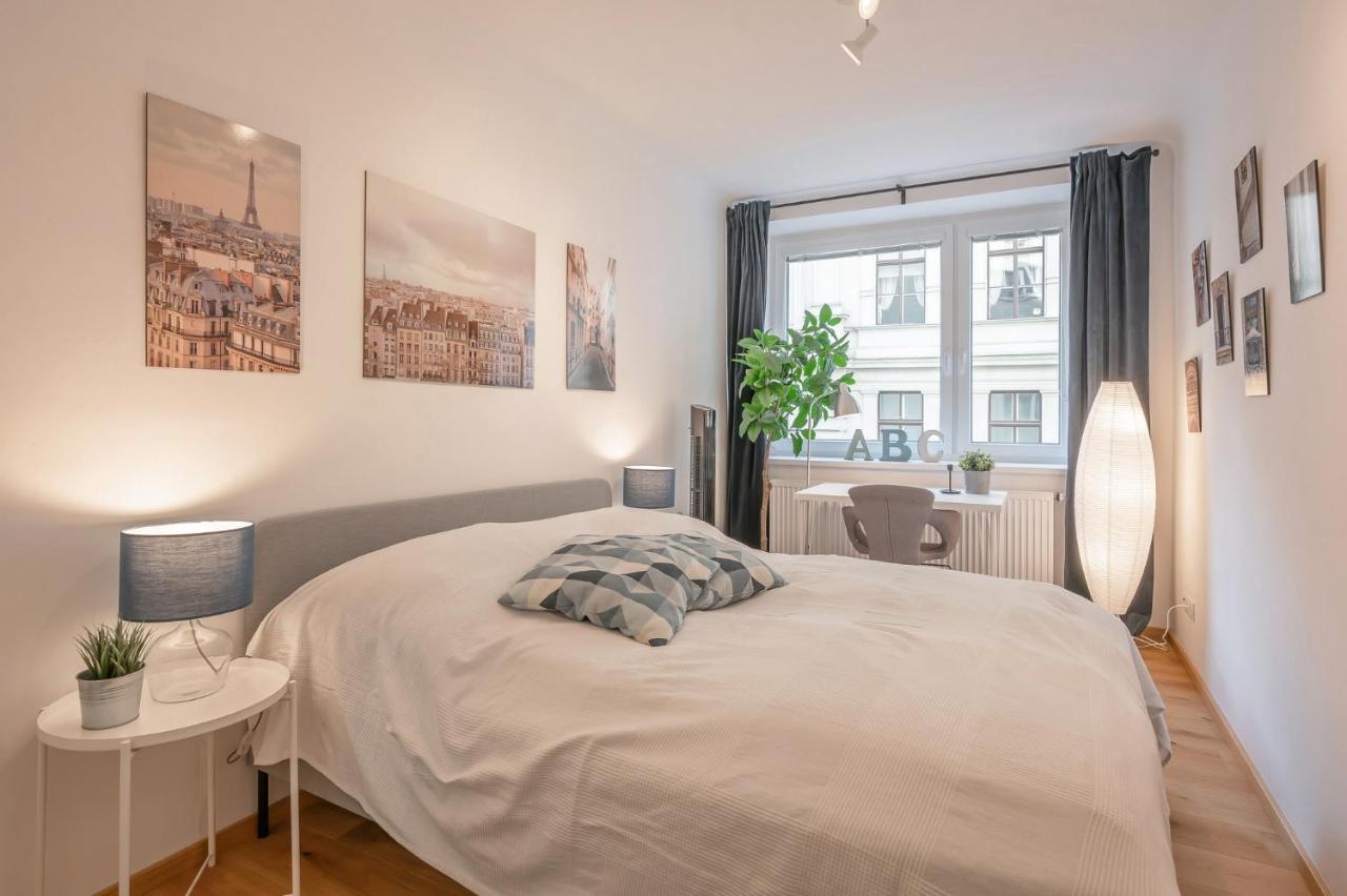 Modern City Center Apartment Wina Bagian luar foto
